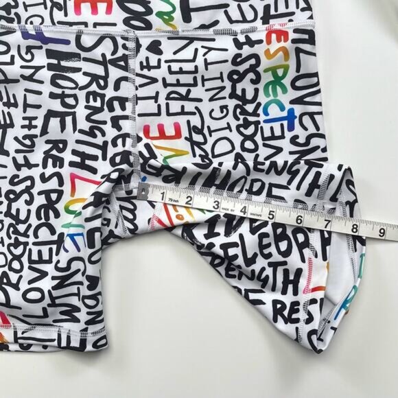 Athleta Elation Train Short PRIDE Print Size Small Bike Cycle Gym Outdoor Studio - Picture 5 of 13